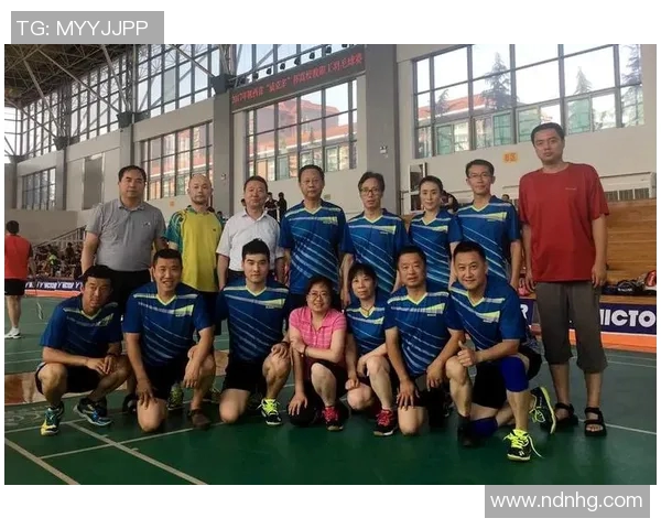 赛后复盘重庆羽毛球队与武汉羽毛球队的团队协作与战术分析