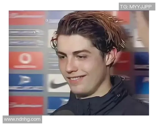 高挑身材与足球天赋并存的瘦长型男星引领运动潮流